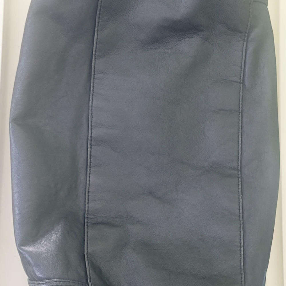 Rare Nike Black Leather Ladies Duffle Bag - Picture 8 of 16